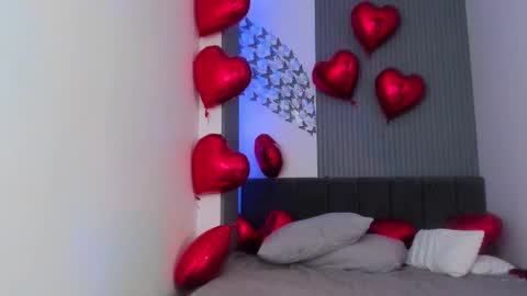 Lia  please dont forget to thumbs up me online show from February 15, 7:51 am