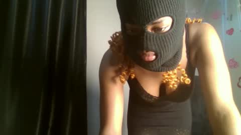 Snapshot of cutezia12 chatting on November 1, 8:02 pm Zia online show from November 1, 8:02 pm