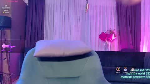 cutiepie69__ online show from January 17, 9:00 pm