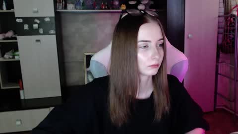 Cutti Crystal online show from November 11, 2:51 am