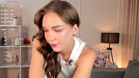 Cwen online show from September 12, 7:32 pm