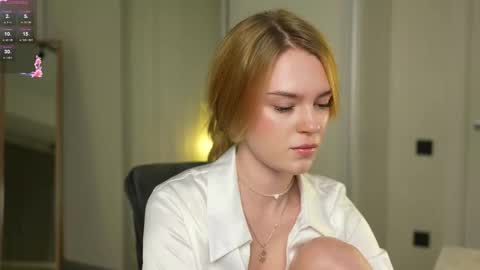 EMILY online show from November 23, 4:52 pm