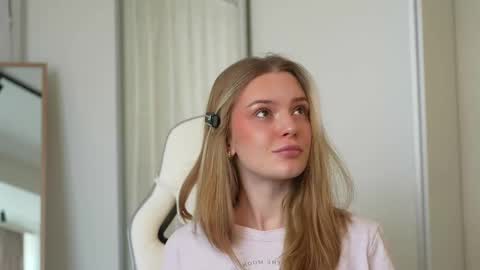 EMILY online show from February 22, 11:02 am