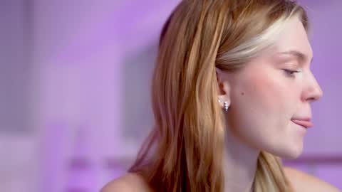 EMILY online show from December 3, 3:44 pm