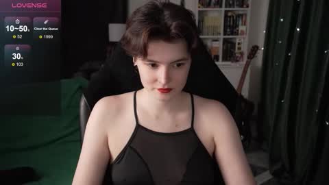 Helen Blossom online show from November 9, 8:05 pm