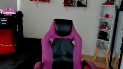 Mia  online show from September 20, 12:58 pm