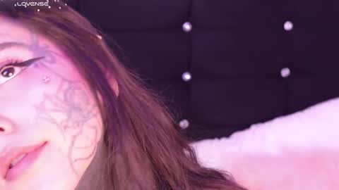 Snapshot of daarlene chatting on February 21, 6:37 pm Darlene online show from February 21, 6:37 pm