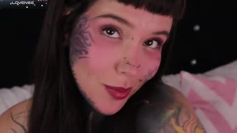 Snapshot of daarlene chatting on February 8, 1:43 am Darlene online show from February 8, 1:43 am