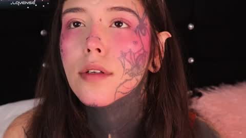 Snapshot of daarlene chatting on February 12, 11:18 am Darlene online show from February 12, 11:18 am