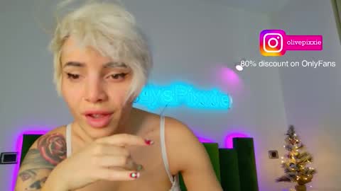 daddyspixxie online show from December 18, 7:46 am