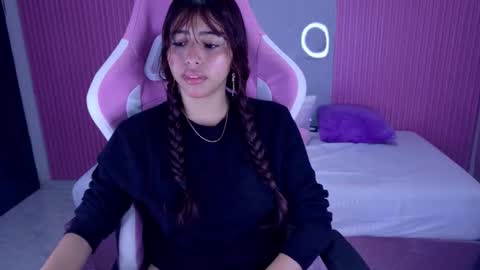 Dafne  online show from November 21, 2:52 pm