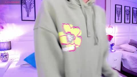 Dafnne online show from December 1, 3:21 am