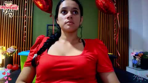  Dahiana  online show from February 14, 8:05 pm