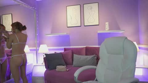 Dahlia Grey online show from September 16, 11:40 am