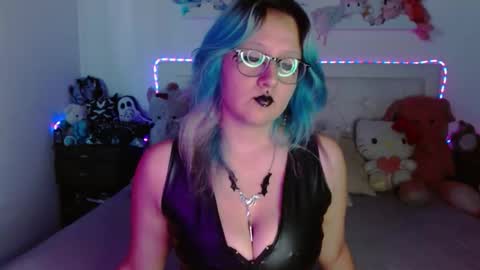    online show from December 14, 7:19 pm