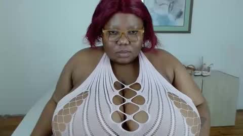 Snapshot of dairybelleliz chatting on October 12, 5:37 pm dairybelleliz online show from October 12, 5:37 pm