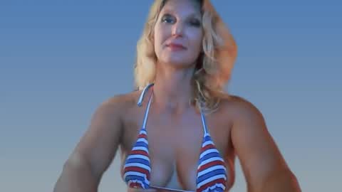 Daisy137 online show from May 15, 4:10 pm