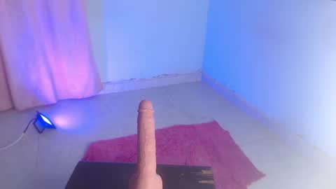 Snapshot of dakkotta_curvy chatting on October 27, 7:59 am VALENTINA  online show from October 27, 7:59 am
