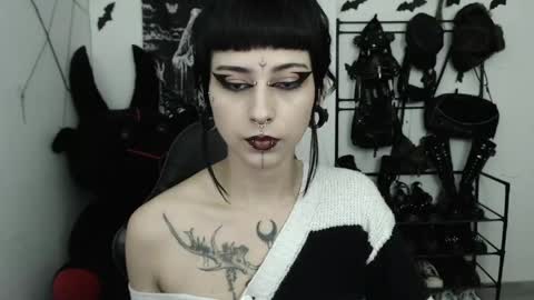 dakota online show from April 24, 3:09 am