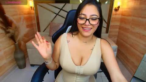 Dakotha  online show from December 17, 3:44 am