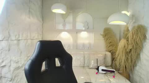 Dakotha  online show from April 16, 3:07 am