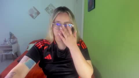 Dalila online show from December 1, 2:04 am