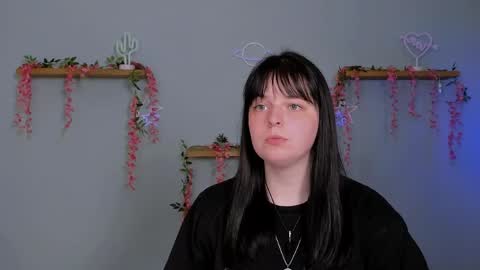 dana_cute1_ online show from May 12, 8:44 am