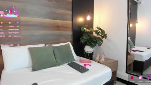 D A N A  online show from March 9, 7:28 pm