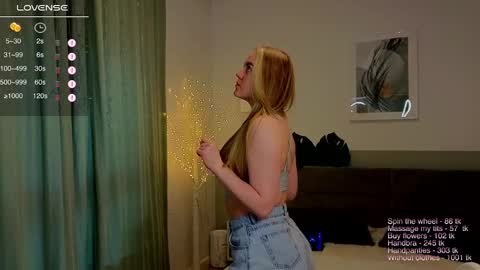 Snapshot of dana_love0 chatting on February 17, 8:41 am Dana online show from February 17, 8:41 am