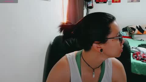 dani y jocelyn online show from November 2, 7:50 pm