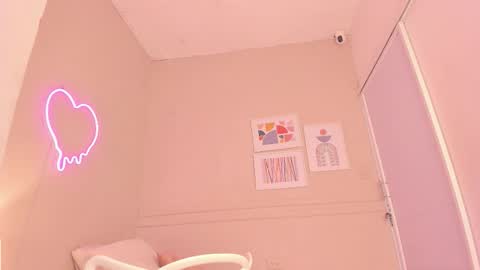 Hi I am Dani online show from November 15, 11:55 am