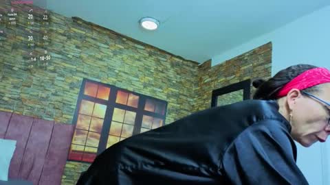 lorena online show from October 10, 9:20 pm