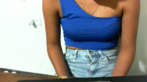 danielaa_foxx online show from November 16, 1:18 am