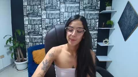 danielamonroe online show from January 15, 12:38 am