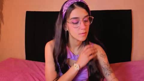 danielamonroe online show from December 19, 9:07 pm