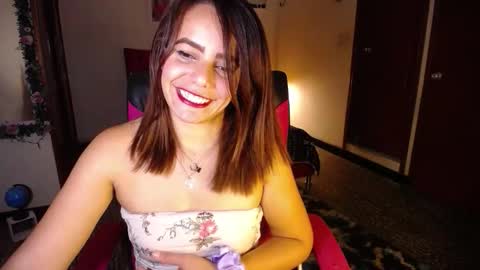 Angie online show from October 10, 8:03 pm