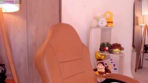 Danielle Rose online show from September 12, 9:00 pm