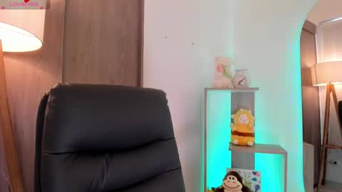 Danielle Rose online show from October 27, 9:53 pm