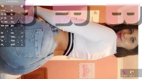 Snapshot of daniiella_cute chatting on October 21, 6:23 pm DaNii online show from October 21, 6:23 pm