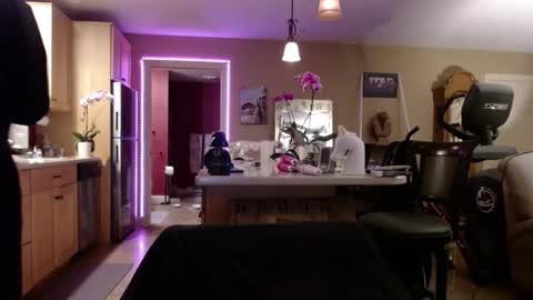 DanikaWhite69 online show from December 4, 12:40 pm