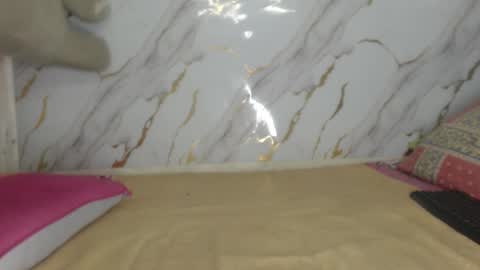 INSTAGRAM  Minni Moom online show from November 20, 8:48 am