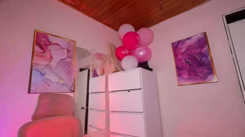 Danna Lovs online show from February 24, 2:27 pm