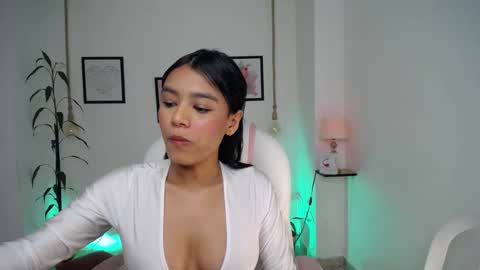 Danna online show from March 8, 2:04 am