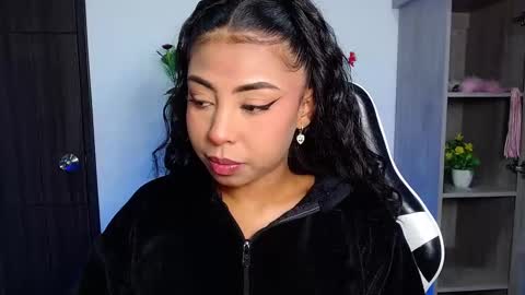 Snapshot of danna_schmidt23 chatting on October 24, 10:00 am Danna online show from October 24, 10:00 am