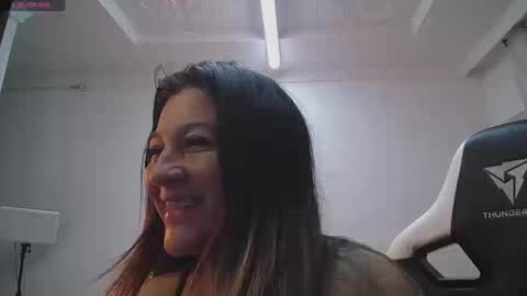 danna_wester_ online show from March 18, 10:37 pm