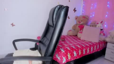 Danna Sofia jeins online show from January 10, 2:11 pm