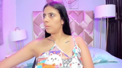 danniakross online show from September 14, 3:21 pm