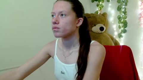 daphne737629 online show from December 16, 4:13 pm