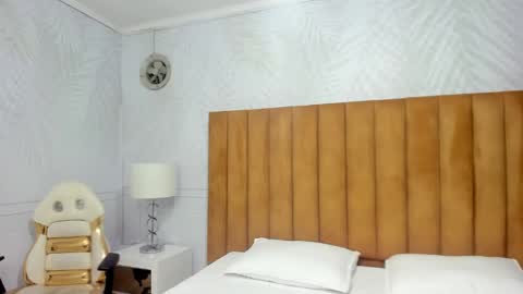 Snapshot of daphne81_ chatting on January 7, 6:24 pm Daphne online show from January 7, 6:24 pm