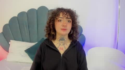 DaphneBlunt online show from October 29, 2:20 pm